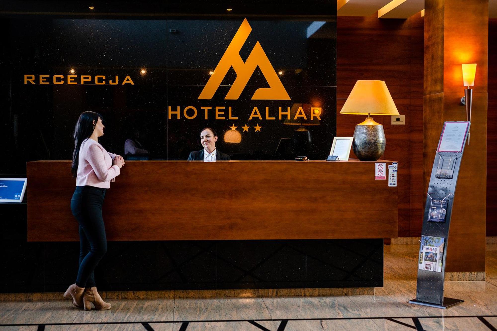 Hotel Alhar 루블리니에크 외부 사진