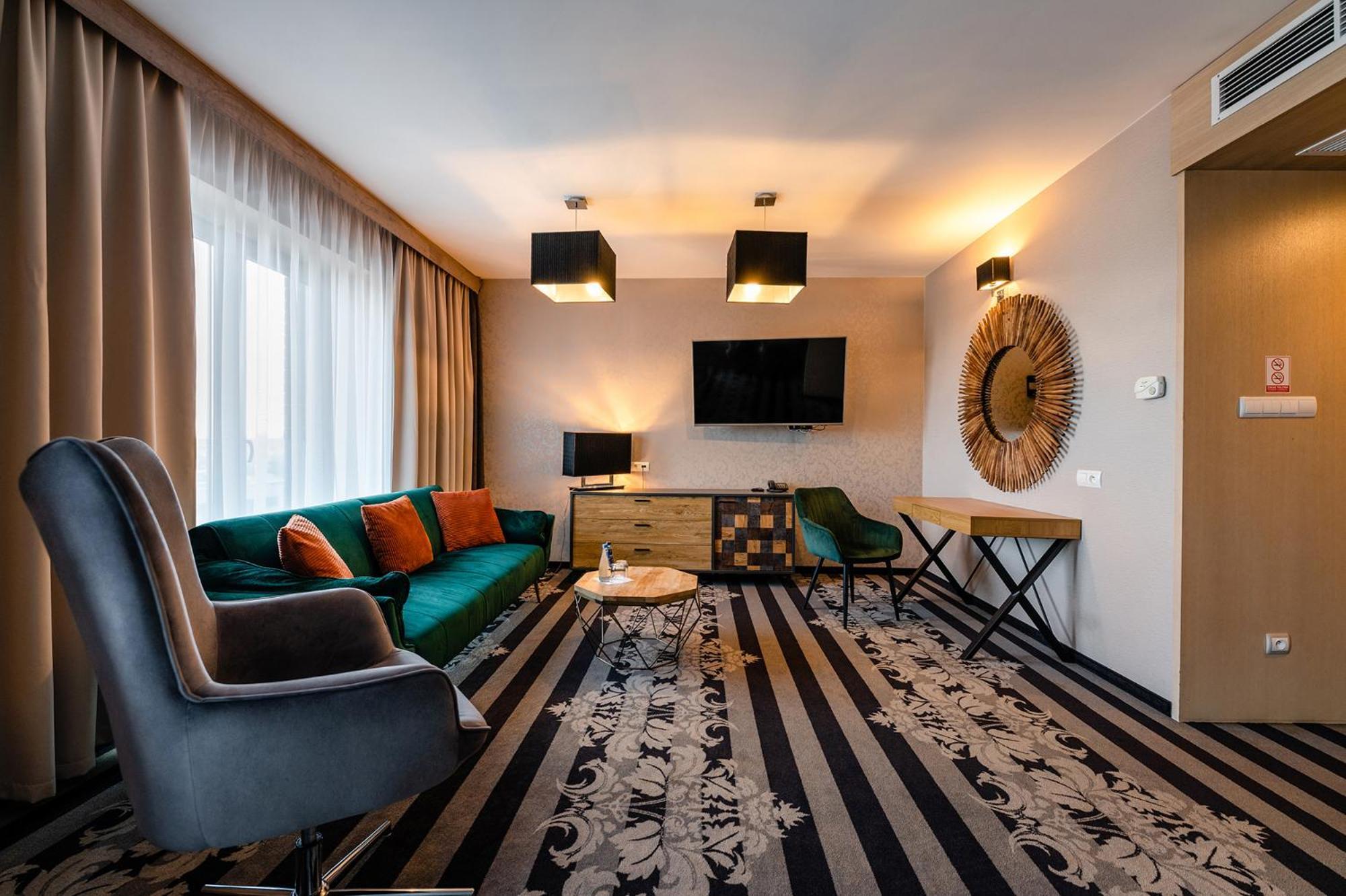 Hotel Alhar 루블리니에크 외부 사진