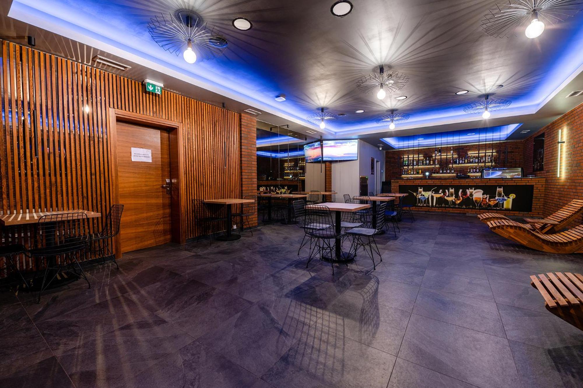 Hotel Alhar 루블리니에크 외부 사진