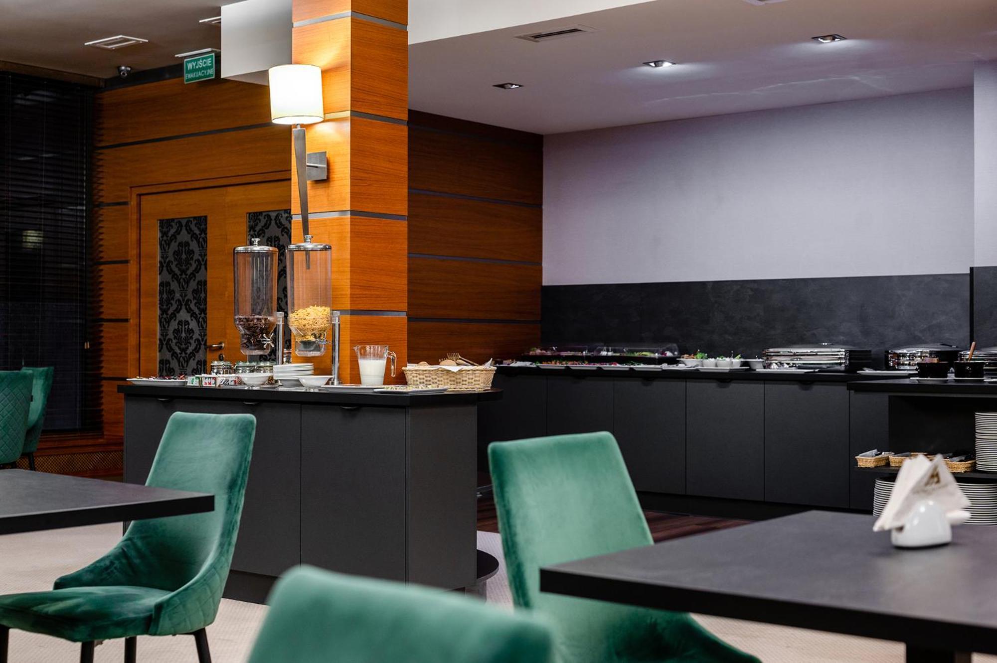 Hotel Alhar 루블리니에크 외부 사진