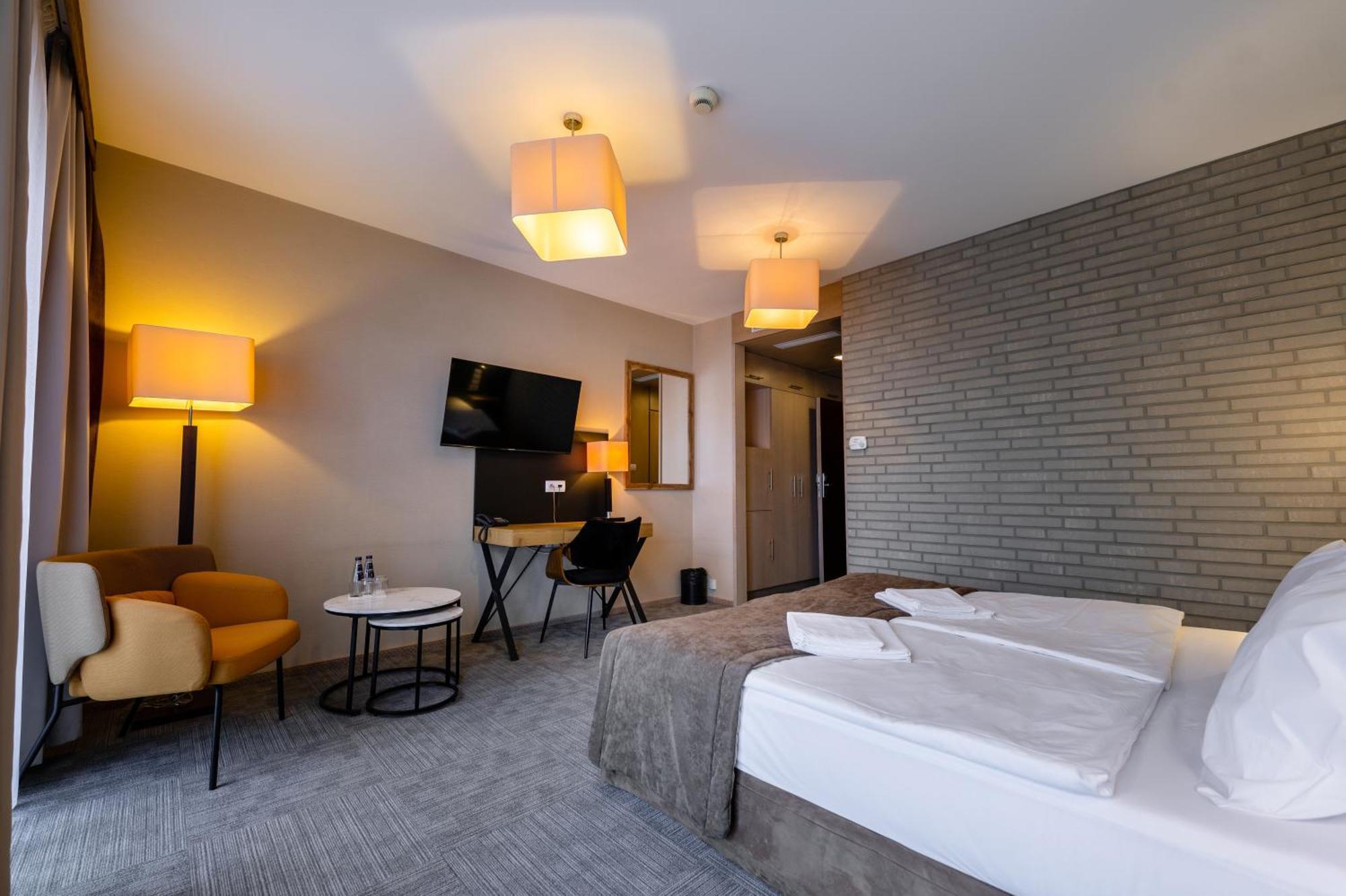 Hotel Alhar 루블리니에크 외부 사진